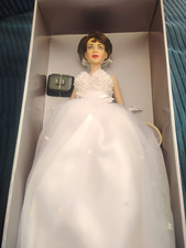 The Franklin Mint Elizabeth Taylor Vinyl Doll Figure w/ Accessories picture