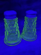 Vintage JEANETTE Green Uranium Glass Salt & Pepper Shakers w/ Cubist Cube Cut picture