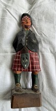 Vintage Tom Hannah Hand-Carved Wooden Scotsman in Kilt – Folk Art, 9-12