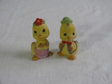 Vtg Ceramic Yellow Ducklings Salt & Pepper Shaker Set, Unmarked picture