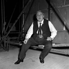 British actor Charles Laughton during a break filming Hobsons Choice 1953 Photo picture