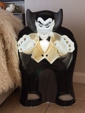 VINTAGE EMPIRE  VAMPIRE DRACULA 36” HALLOWEEN LIGHTED BLOW MOLD picture