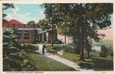 Eagle Point Park Pagoda Dubuque Iowa Vintage souvenir Postcard picture