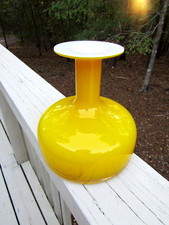 WEST ELM MCM / Gulvvase Holmegaard / Yellow Cased SQUAT GLASS VASE / 7 1/4