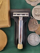 Vintage Merkur Solingen Germany DE Safety Razor c.1970s w/ Original Case picture