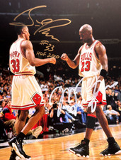 Michael Jordan & Scottie Pippen Signed 8x10