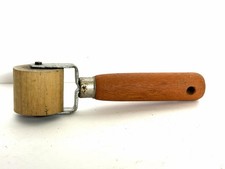 VINTAGE WARNER WOOD WOODEN HANDLE WALLPAPER SEAM ROLLER No 423 picture