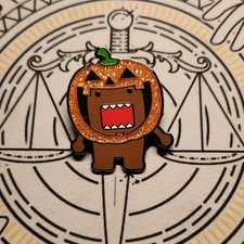 Whatever Company Domo Hot Topic Exclusive Enamelled Lapel Pin Halloween Chase  picture