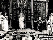 LG87 1958 Original Photo QUEEN ELIZABETH ON THRONE PRINCE PHILIP OPEN PARLIAMENT picture