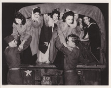 1991 Press Photo WWII Women arrive at Camp Plauche for USO dance in 1944 picture