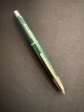 Vintage 1990s Namiki / Pilot Vanishing Point Faceted Hunter Green fountain pen picture