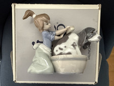Lladro 5455 Bashful Bather (glazed porcelain) **w/ Box** picture