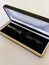 Vintage 1950’s Parker Duofold Junior,  14k No. 10 Nib,  UK Working Pli-Glass Sac picture