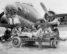 Ground Crew of a Boeing B-17 Flying Fortress WWII 8x10 Glossy Print HT41362047 picture