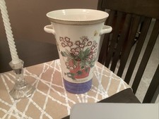 Wedgwood Sarah’s Garden 10 Inch Vase, autographed by Sarah Duchess Of York 2000 picture