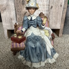 1992 Avon Albee Award Porcelain Figurine picture