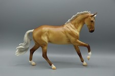 Breyer Traditional BF Breyerfest Special Run Miss Independent picture