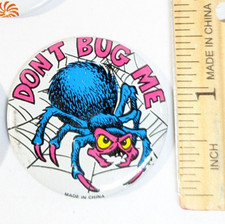Vintage 1970's Don't Bug Me Comic Funny small  Pinback Button Old Stock picture