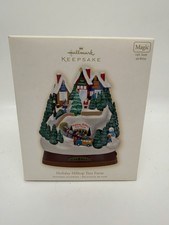 2009 Hallmark Keepsake Ornament Holiday Hilltop Farm Lights Sound Motion NEW 1F5 picture