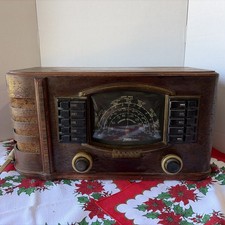 Antique Zenith 7S633 Radio Light Turns On No Sound Beautiful Wood Box. picture
