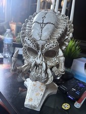 Predator Skull AVP Resin Cast On Stand picture