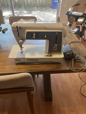 SINGER TOUCH & SEW SEWING MACHINE 600E | SINGER SEWING MACHINE With Pedal picture