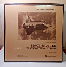 Rare Space Shuttle 1984 Press Information 615 Page Notebook Binder JRRDS picture