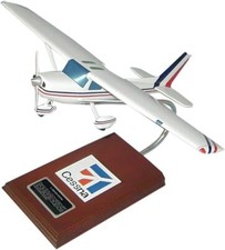 Cessna 150 Private Red White Blue Desk Top Display Plane Model 1/24 SC Airplane picture