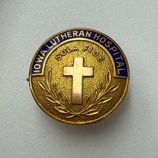 Rare 10k Gold Iowa Lutheran Hospital Nurses Pin School of Nursing Vintage picture