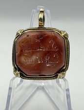 Islamic Agate Pendant Hand Engraved Kufic Arabic Calligraphy Gold Plated Silver picture