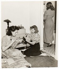 Alfred Eisenstaedt Vintage Press Photo 1940s Womens Ivy Seven Sisters College picture