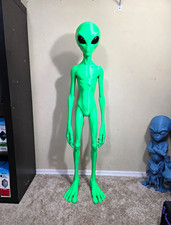 Mad alien leader hovering 4 ft 3 inches tall picture