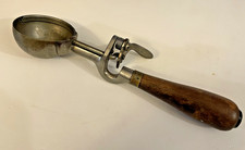 BENEDICT Antique INDESTRUCTO  #4 JULY 3, 1928 Ice Cream Scoop Wood Handle🌺🌺 picture