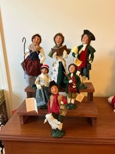 Byers Choice Lot of 6 Williamsburg Carolers - Nice group picture