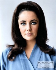 ELIZABETH TAYLOR LEGENDARY ACTRESS - 8X10 PUBLICITY PHOTO (MW-960) picture