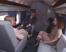1998 The Clintons with Buddy the dog on Marine one 8x10 Photo picture