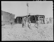 Photo:Casa Grande Arizona 1937 Migratory Cotton Laborers Housing FSA picture