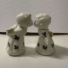 Kissing Angel Salt And Pepper Shakers Holly Print Dress Vtg Baum Bros.  picture