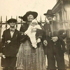 Depression Era Family Photo Street View Newsies Hat Pipe Baby Mama 1923 Original picture
