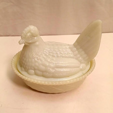 Vintage Westmoreland White Hen On A Nest picture