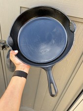 Vintage GRISWOLD Cast Iron SKILLET Frying Pan # 10 SMALL BLOCK LOGO picture