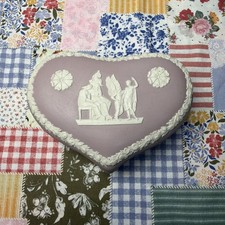 Vintage Wedgwood Lilac Jasperware Heart Lidded Trinket Box Cream Neoclassical picture
