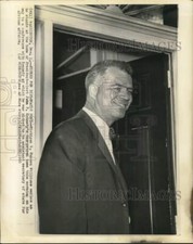 1960 Press Photo Michigan G. Mennen Williams stands at home of John Kennedy picture