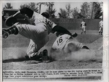 1956 Press Photo Hank Thompson Giants Against Cubs - nea24351 picture