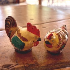 1950s 1960s Japan Ceramic Rooster Hen Salt and Pepper Shakers Farmhouse Decor picture