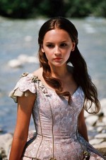 Rachael Leigh Cook in an 11