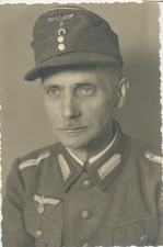 WWII GERMAN HEER SOLDIER Portrait Photo Postcard Uniform Insignia ca. 1939-42 picture