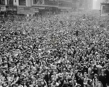 1945 Times Square New York V-E Day Celebration WWII 8x10 Glossy Print HT4136972 picture