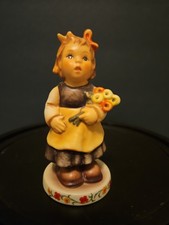 2002 Goebel Hummel Germany Special Edition “Pretty Posie” 2174/A  With Box picture