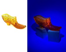Boyd Amber Glass Slipper Shoe Daisy Button Pattern Bow Vintage Art Glass UV GLOW picture